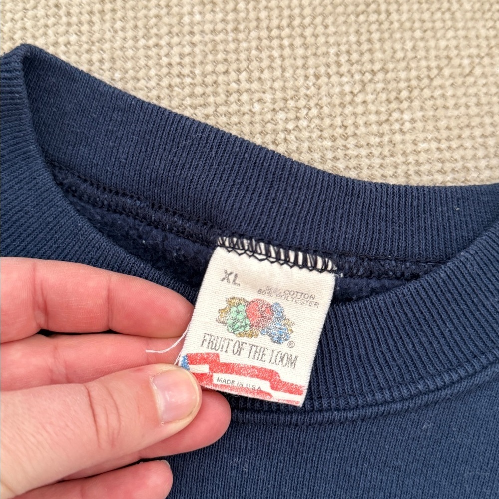 Navy Blue vintage Men's Sweater - Picture 5 of 5